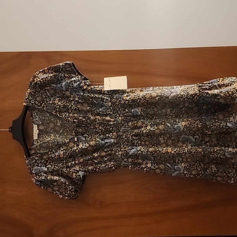 NWT summer dress, size M (juniors)